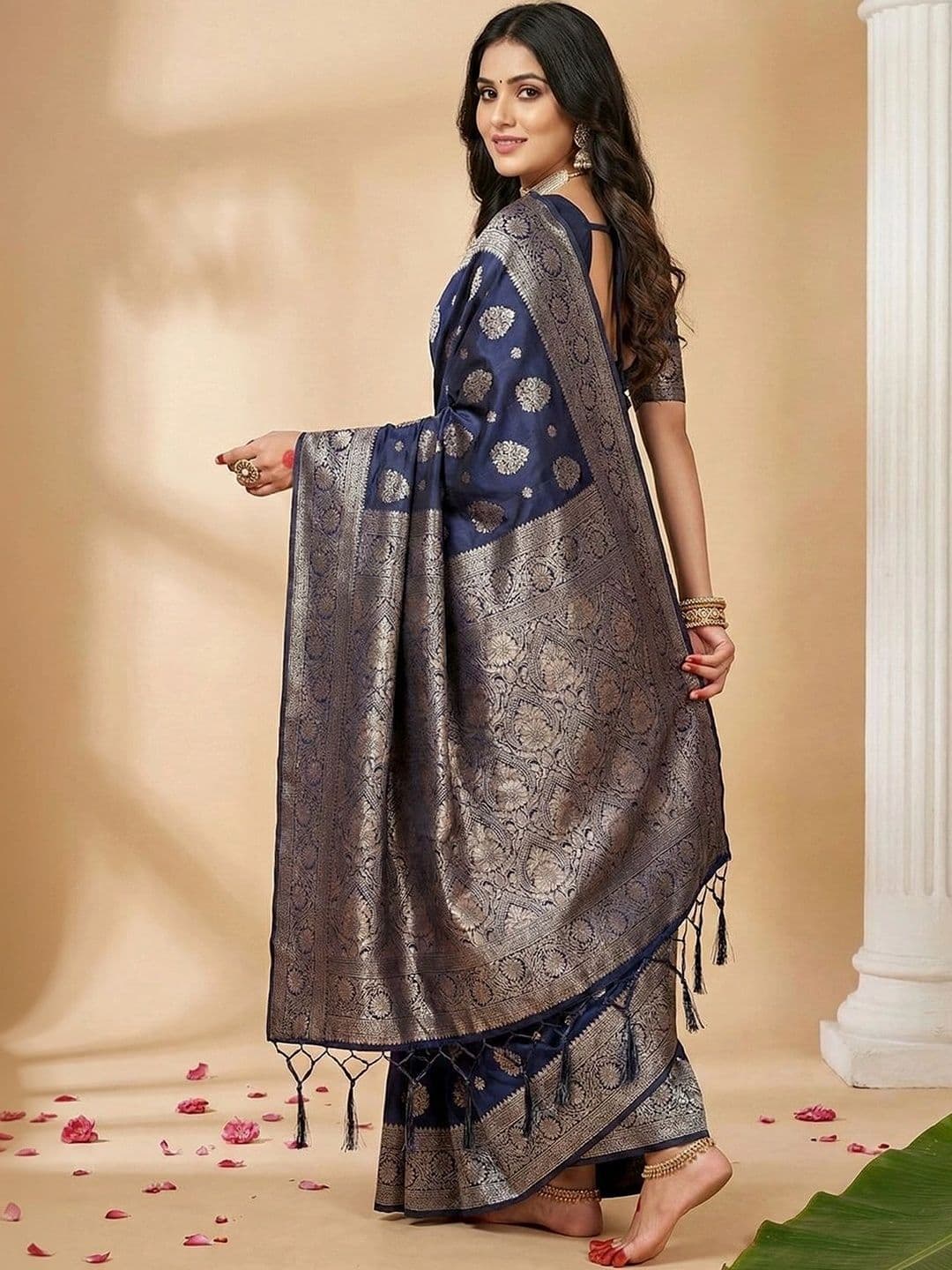 Mitera Woven Design Zari Silk Blend Banarasi Saree thumbnail 5