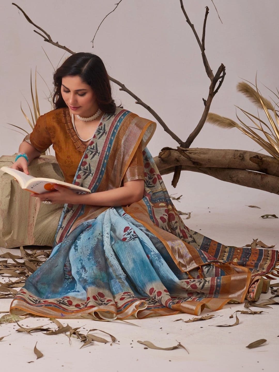 Moda Rapido Floral Linen Blend Designer Saree thumbnail 4