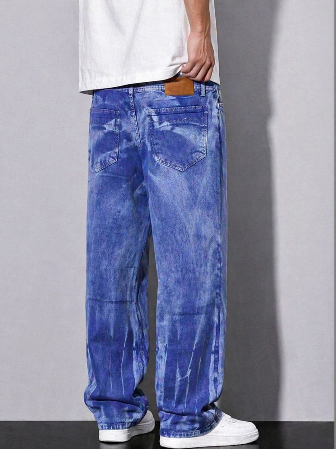 VERTICALS Men Straight Fit Mid-Rise Jeans thumbnail 4