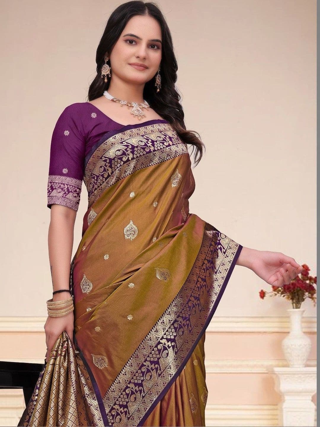 RANGREET Ethnic Motifs Zari Saree thumbnail 5