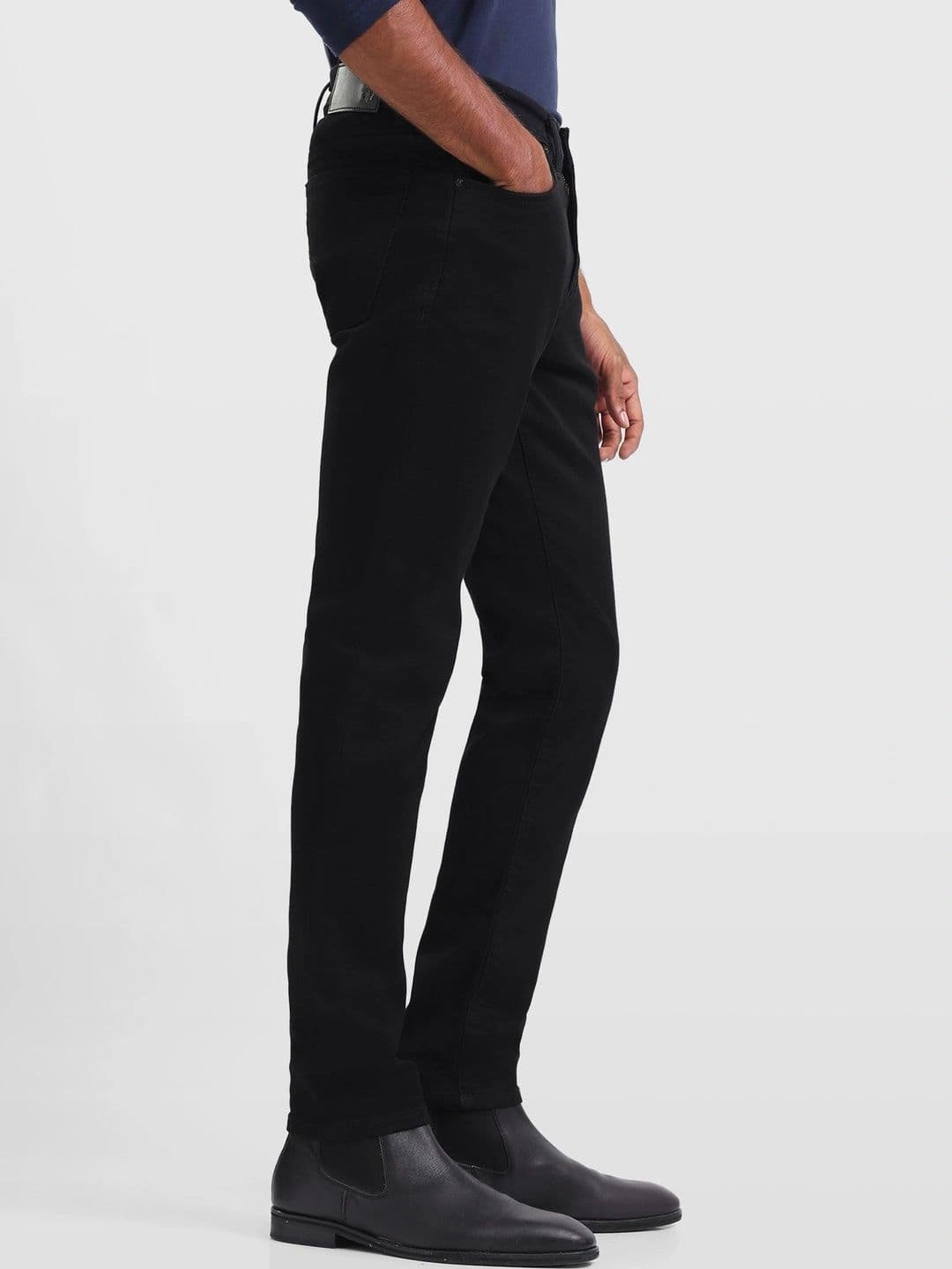 Arrow New York Men Tapered Fit Mid-Rise Stretchable Jeans thumbnail 6
