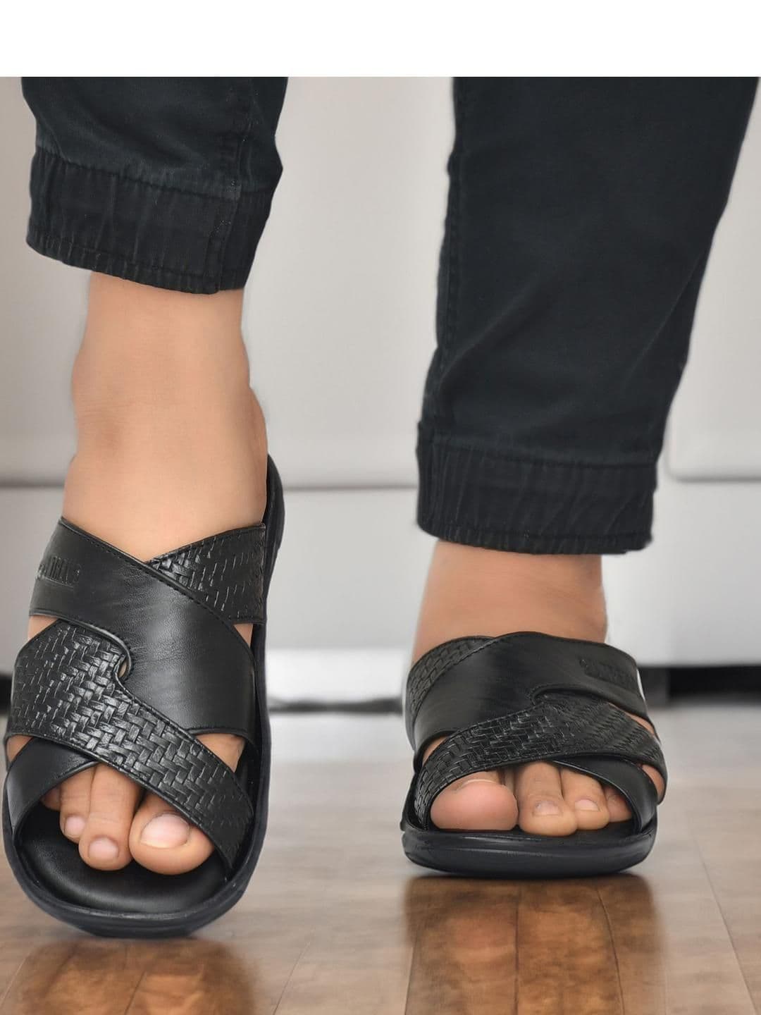 G L Trend Men Casual Stylish Comfortable Black Slip-On Sandals thumbnail 5