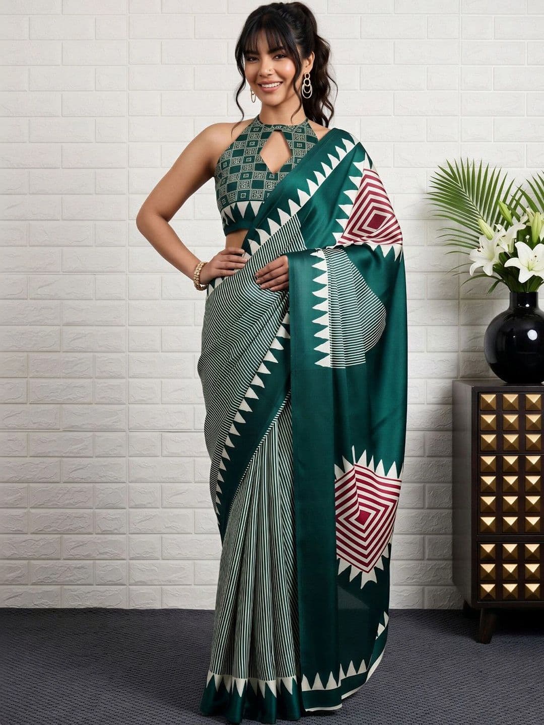 Anouk Striped Satin Designer Banarasi Saree thumbnail 4