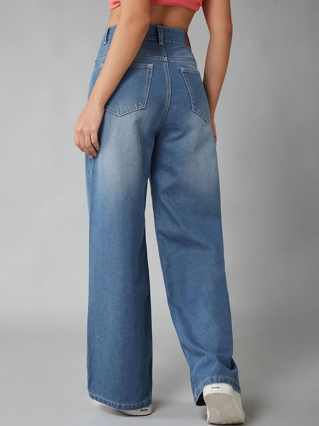 DOLCE CRUDO Women Wide Leg High-Rise Light Fade Jeans thumbnail 6