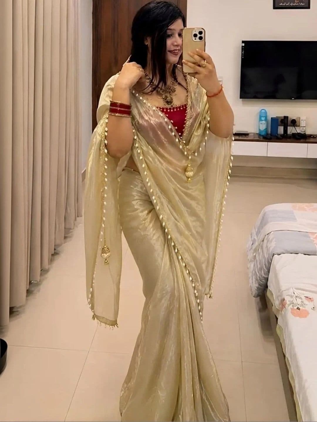 LabelVASTRA Beads and Stones Silk Blend Saree thumbnail 4