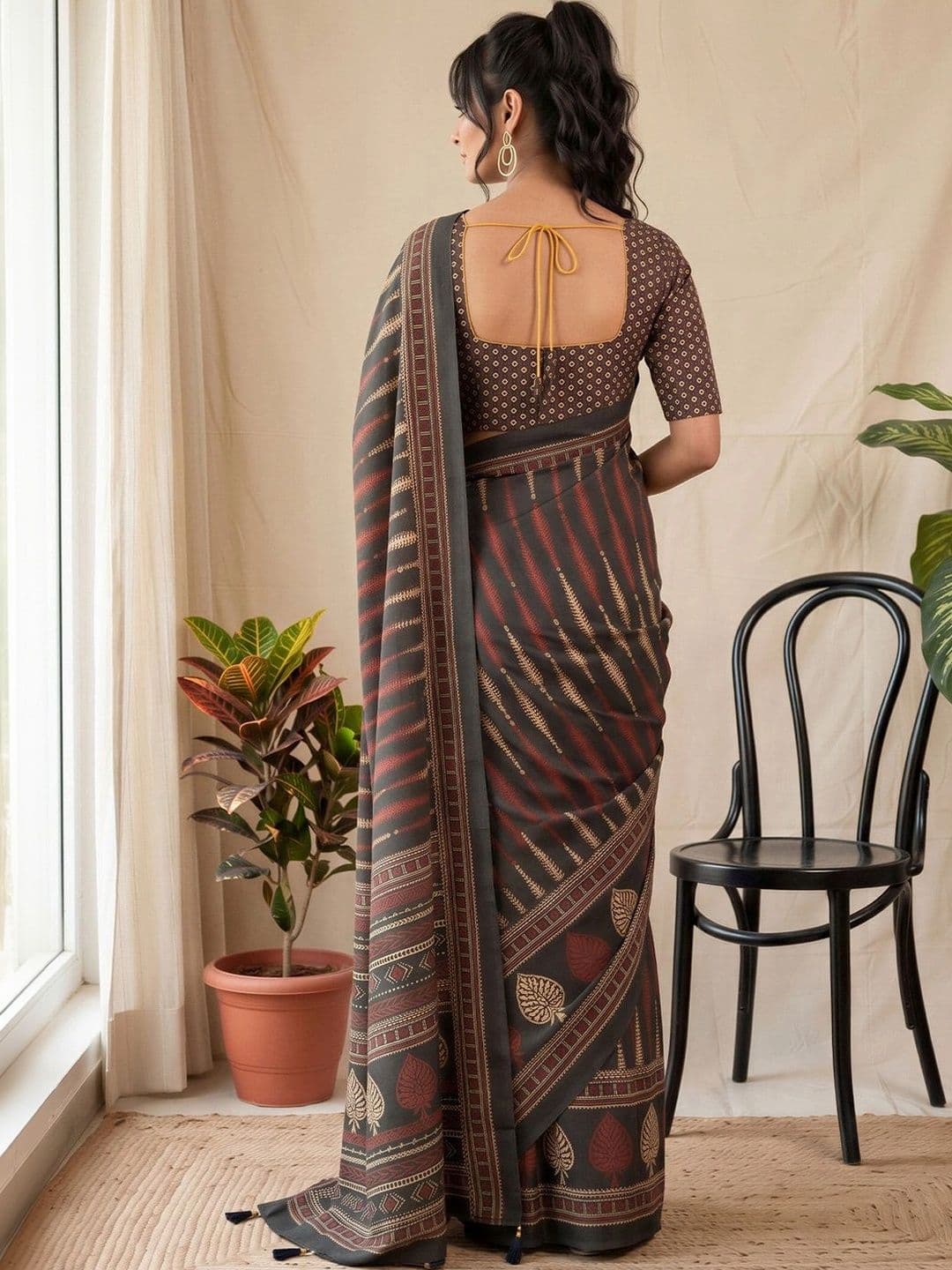 Anouk Batik Silk Blend Designer Block Print Saree thumbnail 7