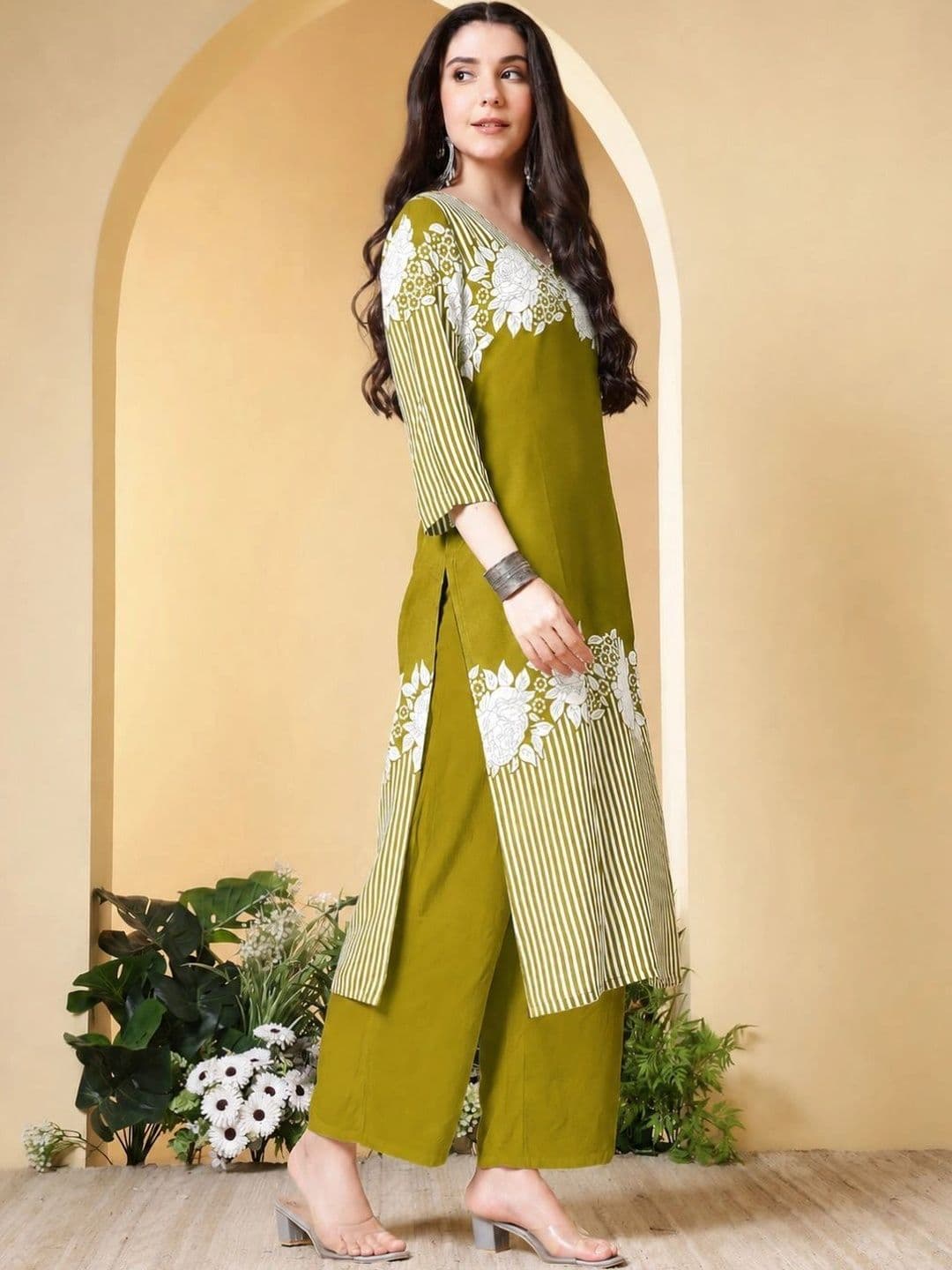 AMOUS Printed V-Neck Kurti thumbnail 6