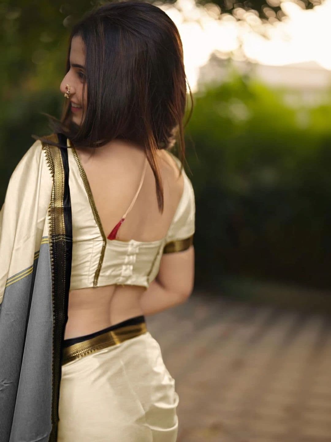 KALINI Zari Designer Gadwal Saree thumbnail 4