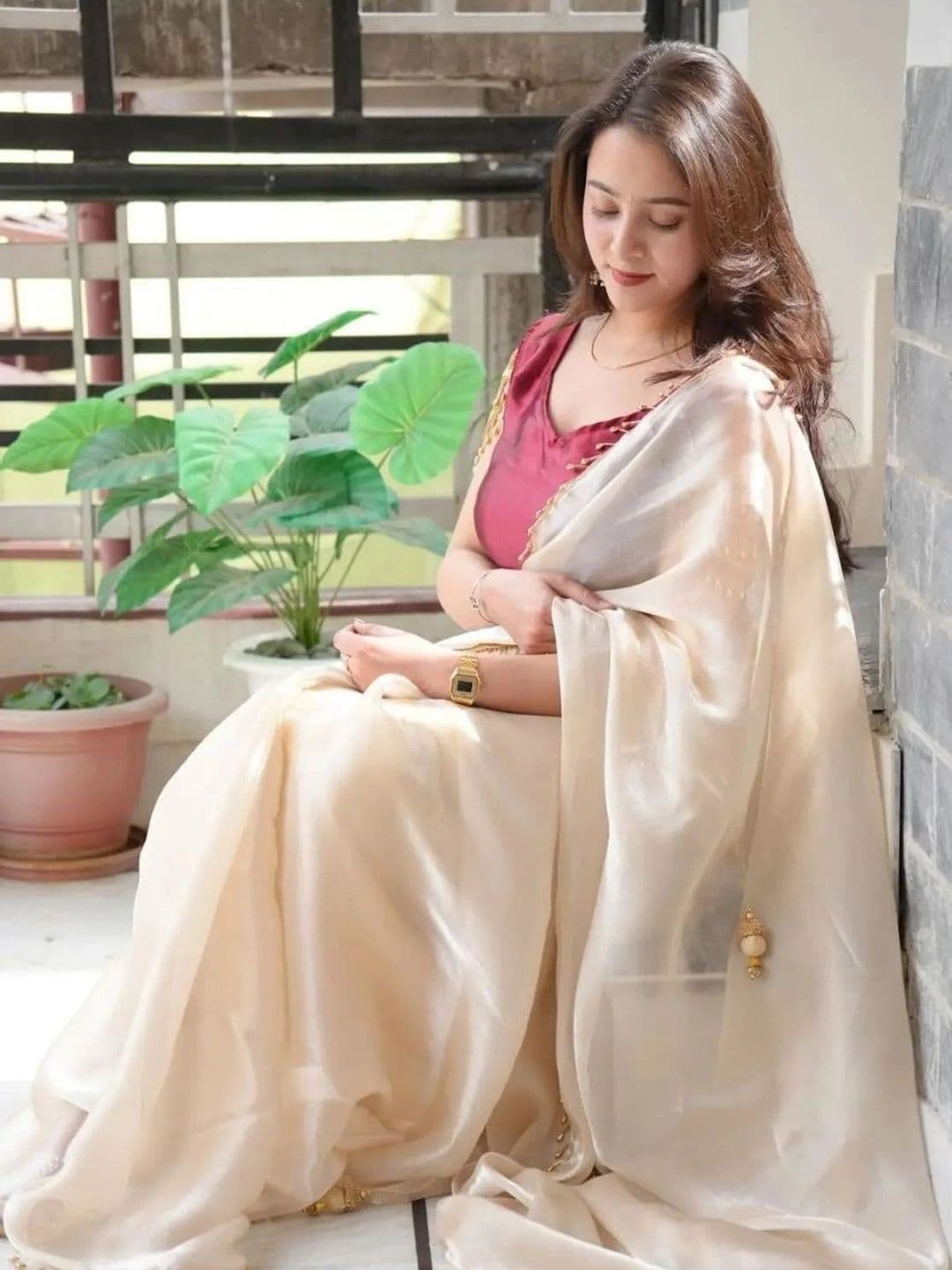 LabelVASTRA Embroidered Silk Blend Saree thumbnail 3