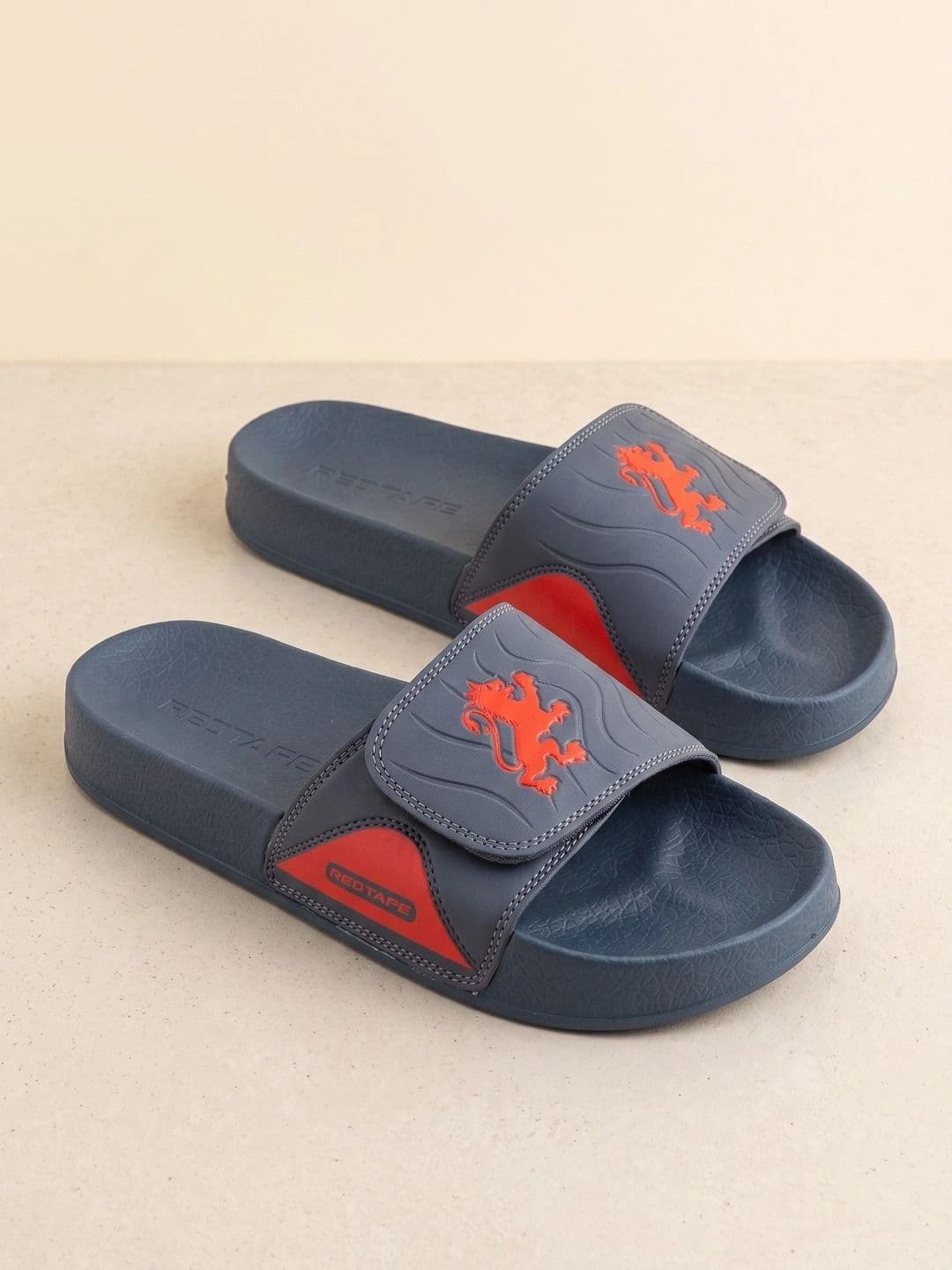 Red Tape Men Printed Rubber Sliders - view 1