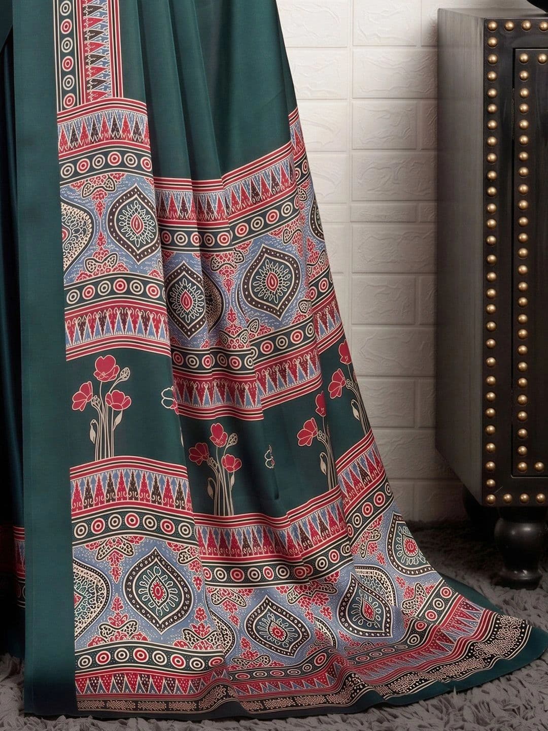 Anouk Kalamkari Satin Designer Block Print Saree thumbnail 5