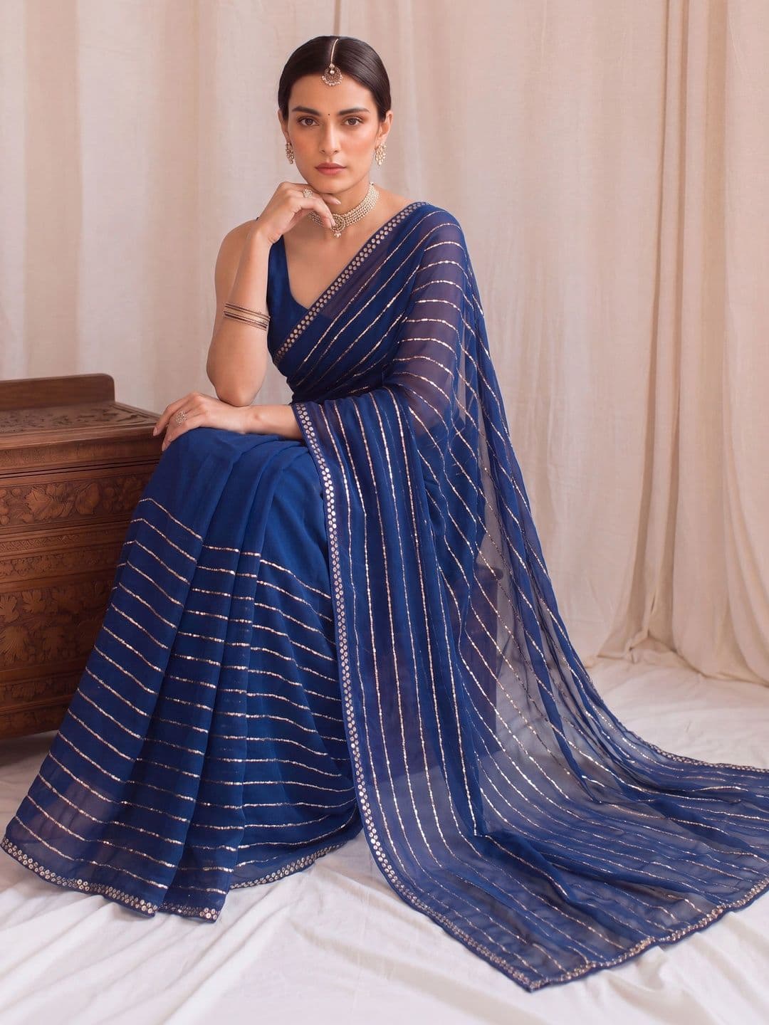 House of Pataudi Striped Sequinned Poly Georgette Designer Saree thumbnail 5