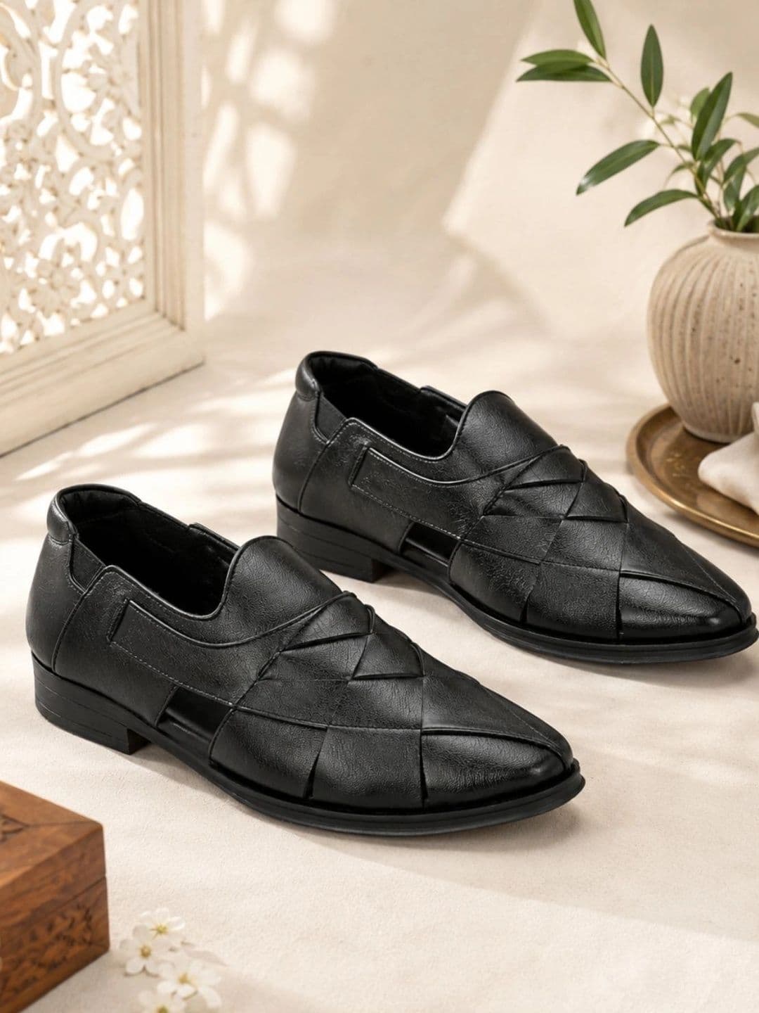 HIROLAS Men Ethnic Shoe-Style Sandals - view 1