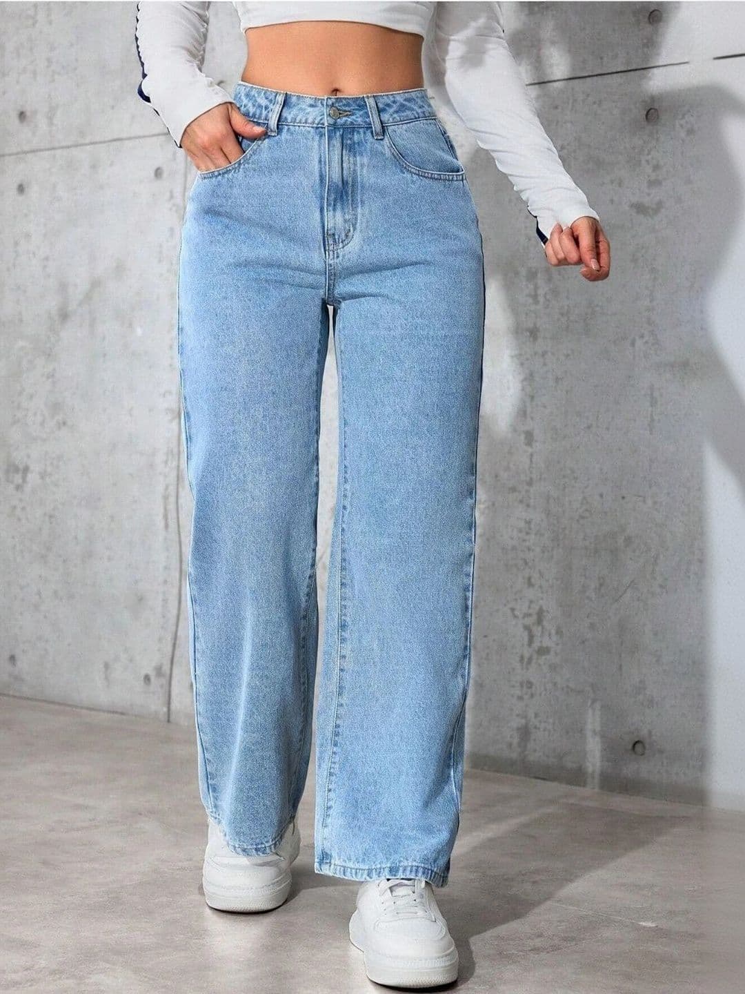 Leopraz Women Comfort Wide Leg Mid-Rise Jeans thumbnail 2