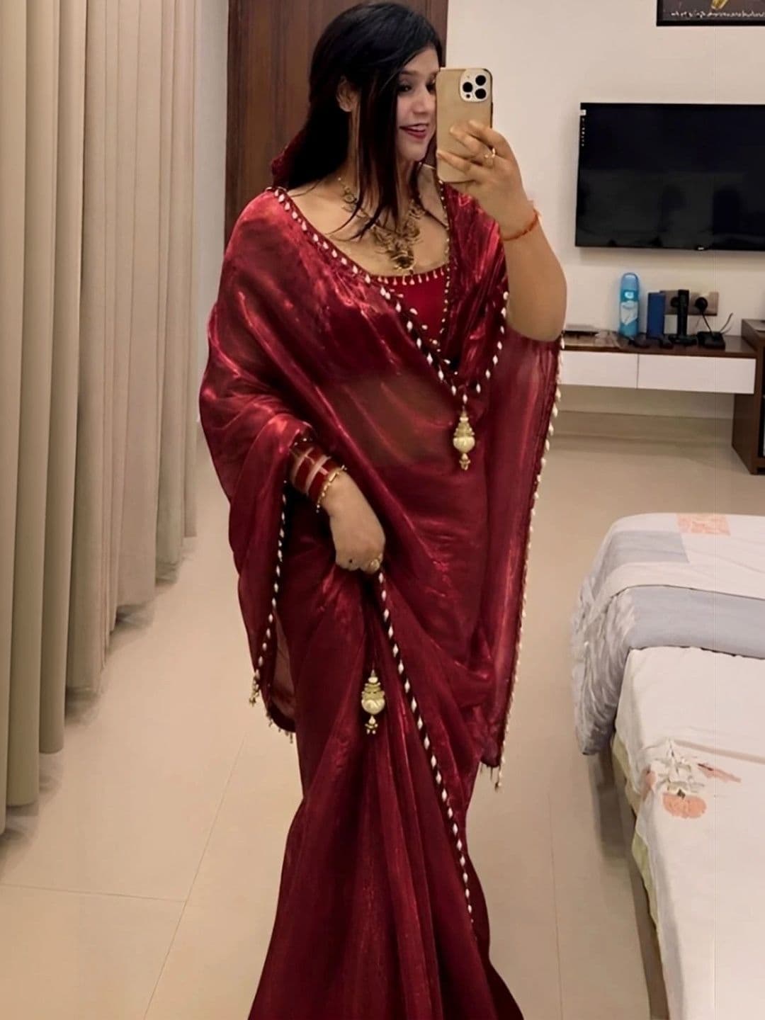 LabelVASTRA Beads and Stones Silk Blend Saree thumbnail 3