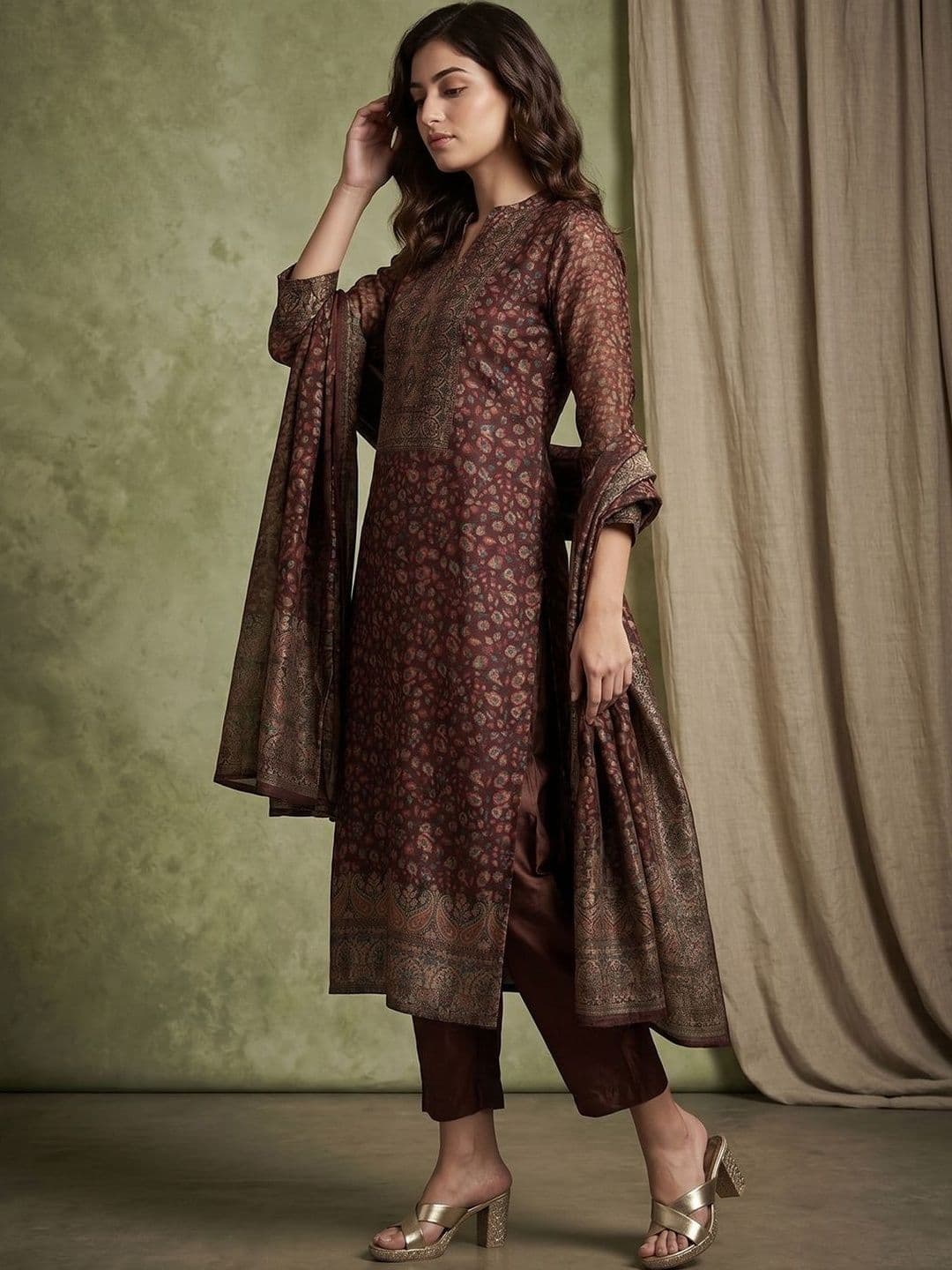 Sangria Women Ethnic Motifs Printed Regular Chanderi Silk Kurta with Trousers & With Dupatta thumbnail 5