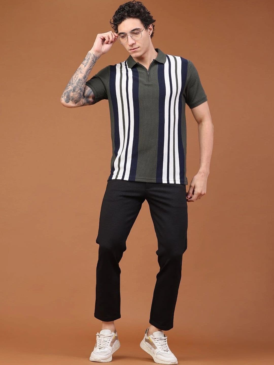 LIMEROAD Men Colourblocked Polo Collar T-shirt thumbnail 2