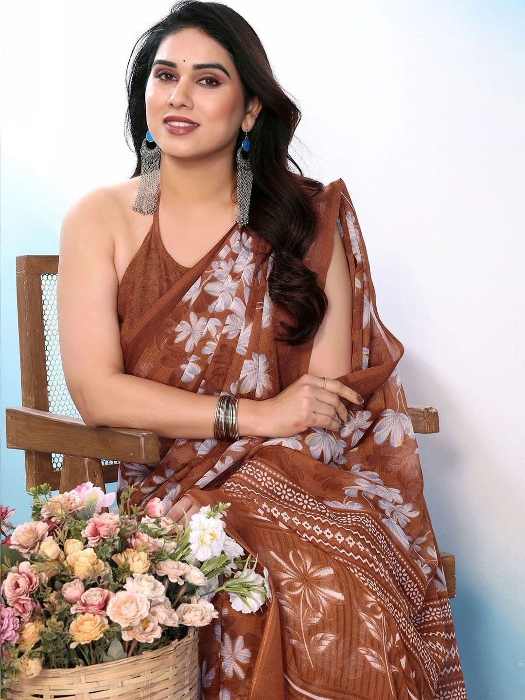 JANOI Floral Poly Georgette Saree thumbnail 5