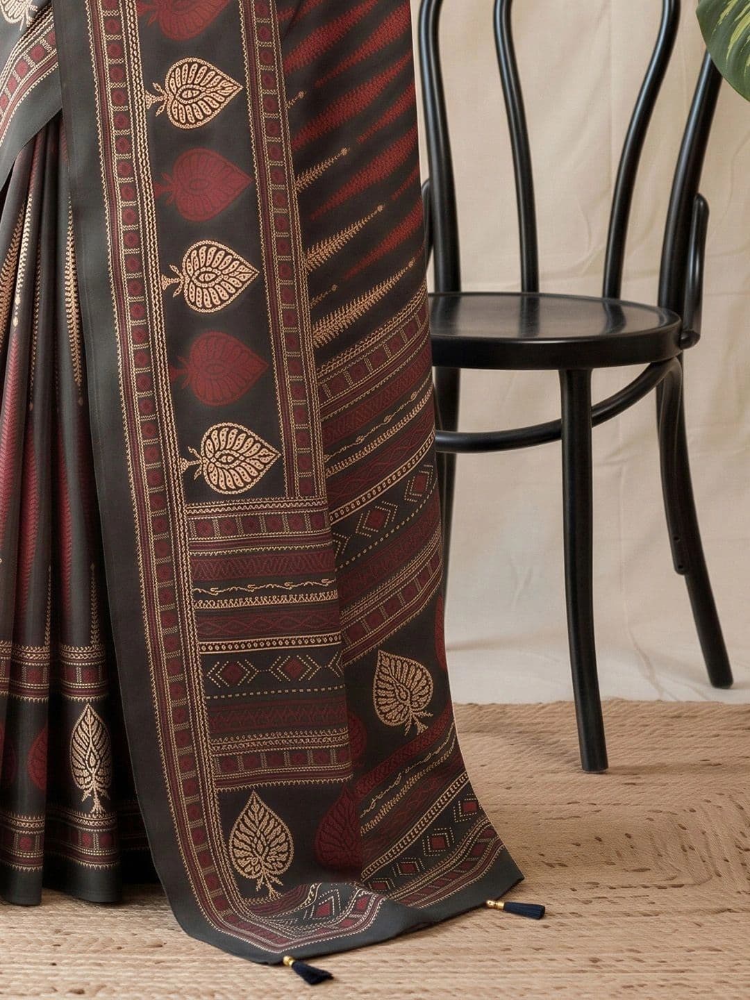 Anouk Batik Silk Blend Designer Block Print Saree thumbnail 6