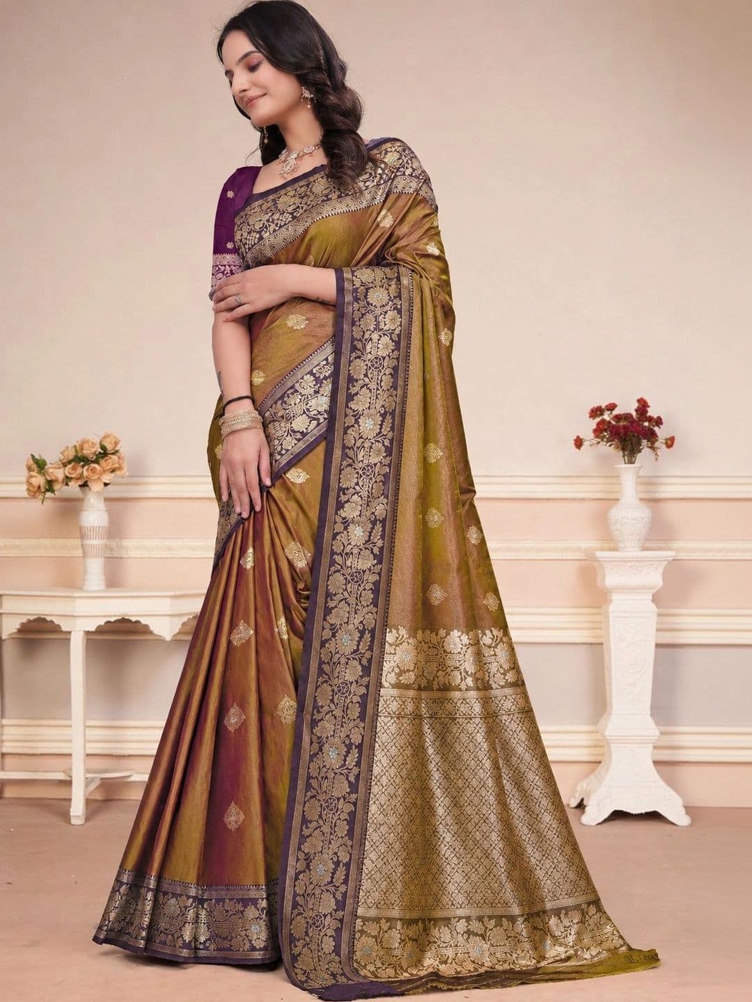 RANGREET Woven Design Zari Saree thumbnail 2