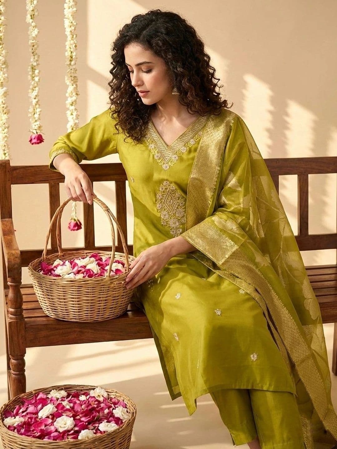 SHRI VANYA CREATION Women Ethnic Motifs Embroidered Regular Chanderi Silk Kurta with Trousers & With Dupatta thumbnail 4