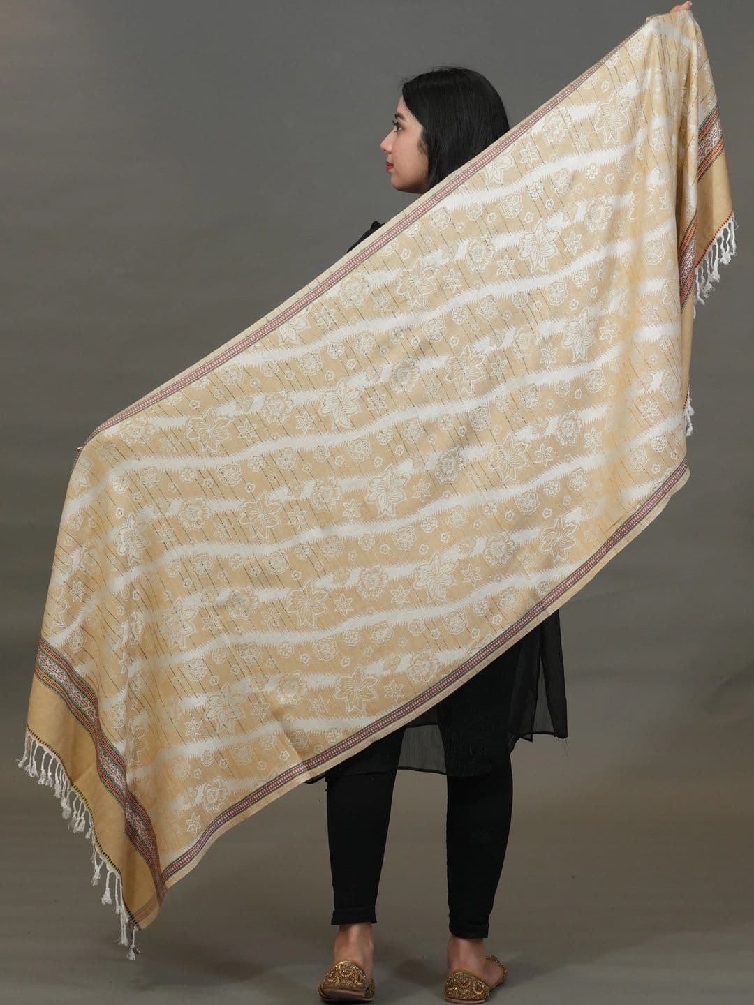 SHIFNEEN Women Floral Woven Design Acrylic Shawl thumbnail 5