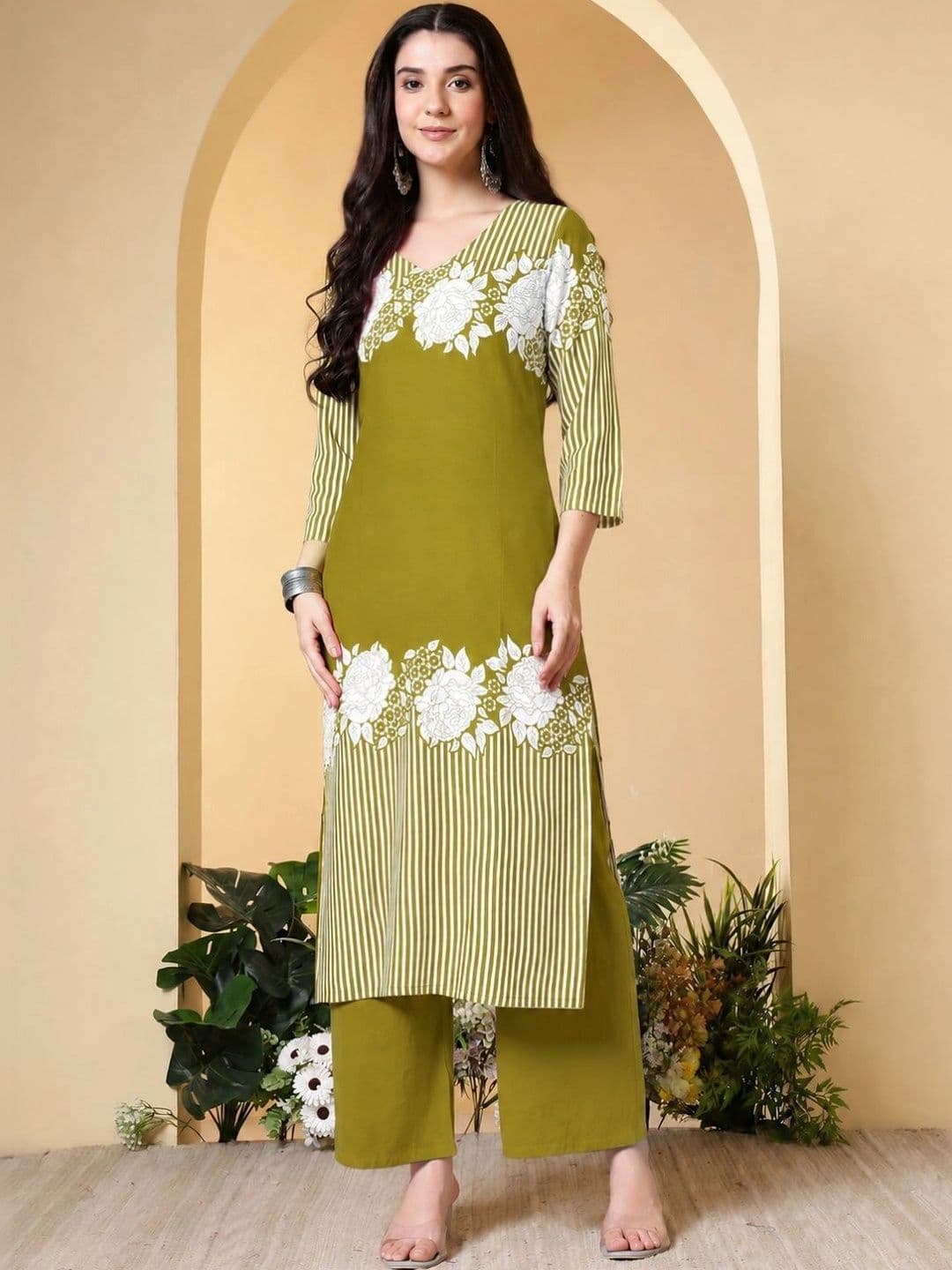 AMOUS Printed V-Neck Kurti thumbnail 2
