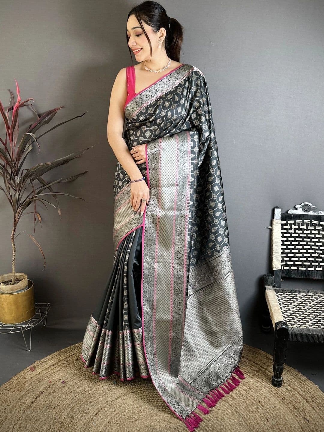 Moda Rapido Woven Design Zari Silk Blend Designer Banarasi Saree - view 1