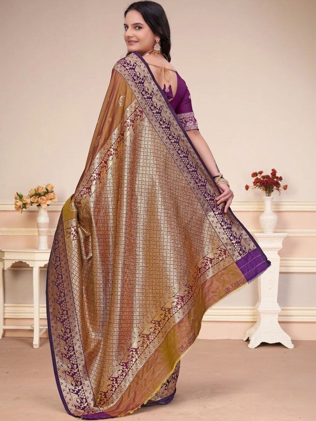 RANGREET Ethnic Motifs Zari Saree thumbnail 4