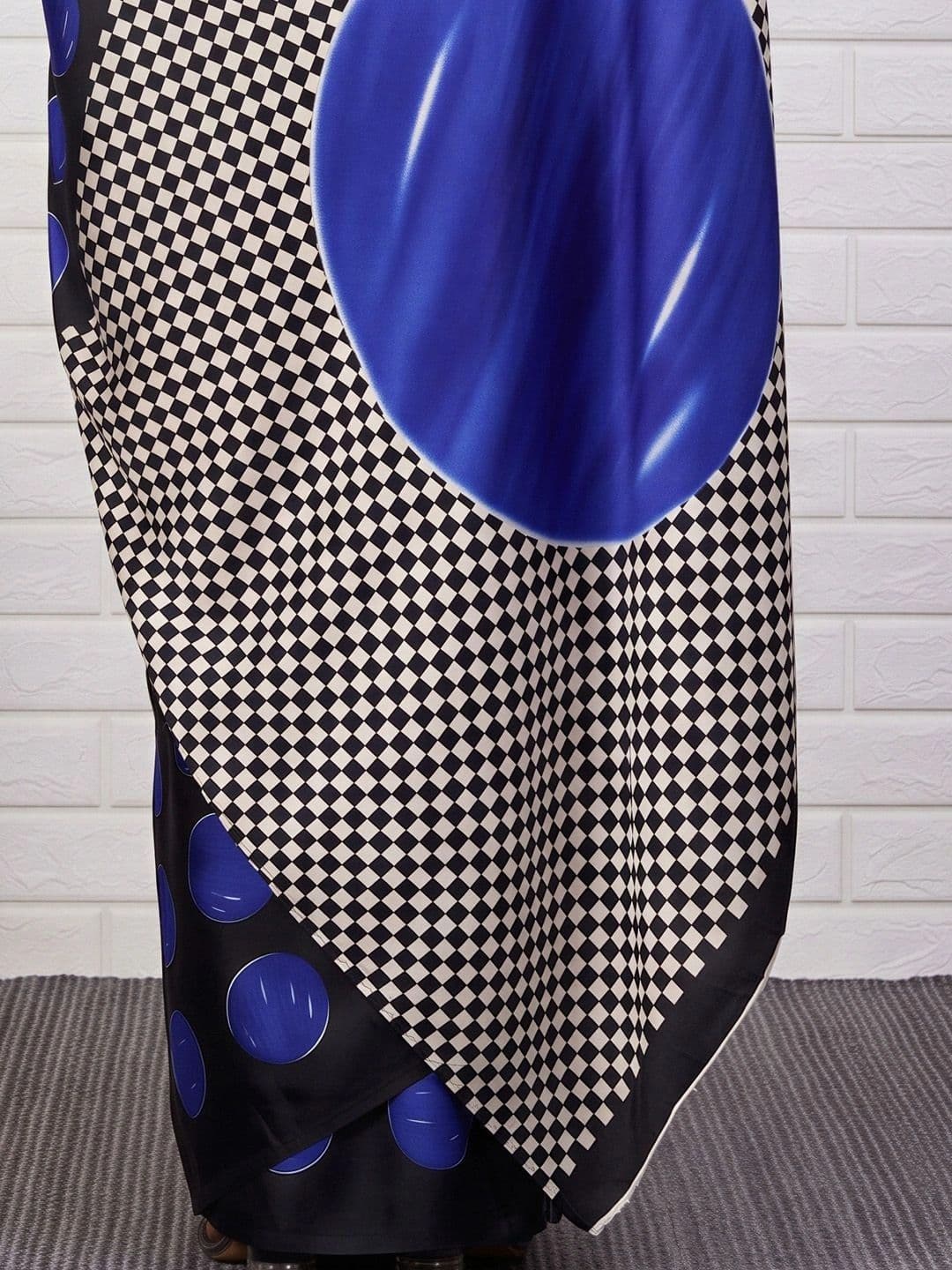 Anouk Polka Dot Satin Designer Banarasi Saree thumbnail 4