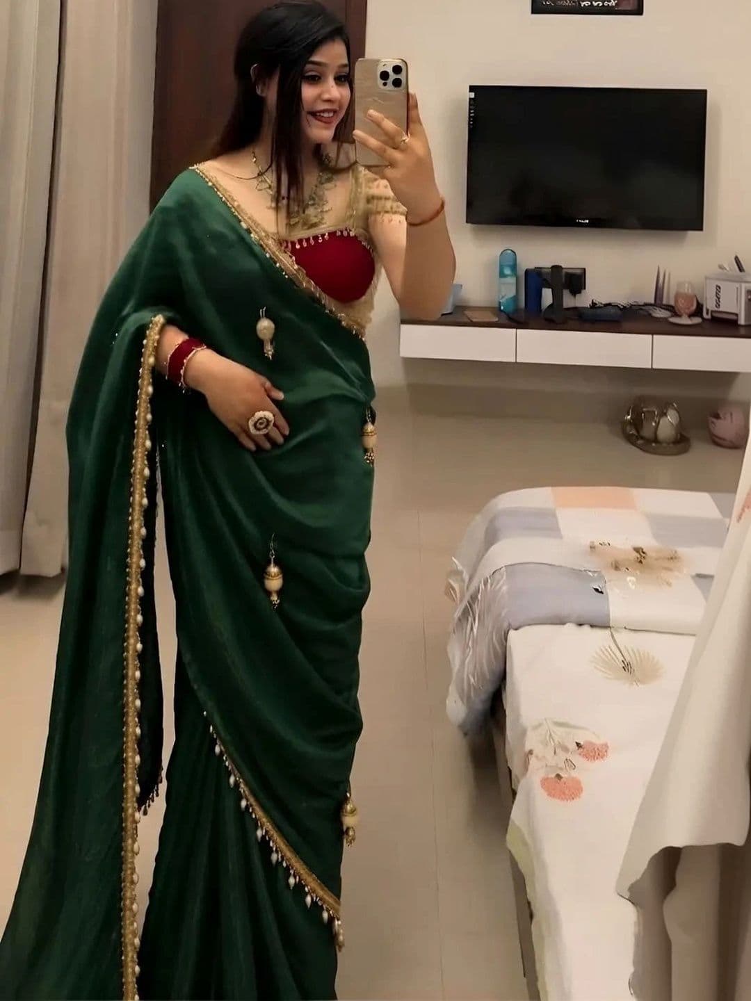 LabelVASTRA Beads and Stones Silk Blend Saree thumbnail 2