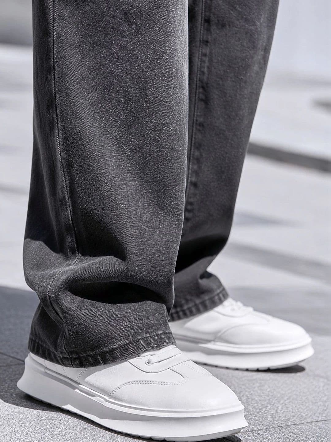 BREXX Men Wide Leg Mid-Rise Light Fade Stretchable Jeans thumbnail 5