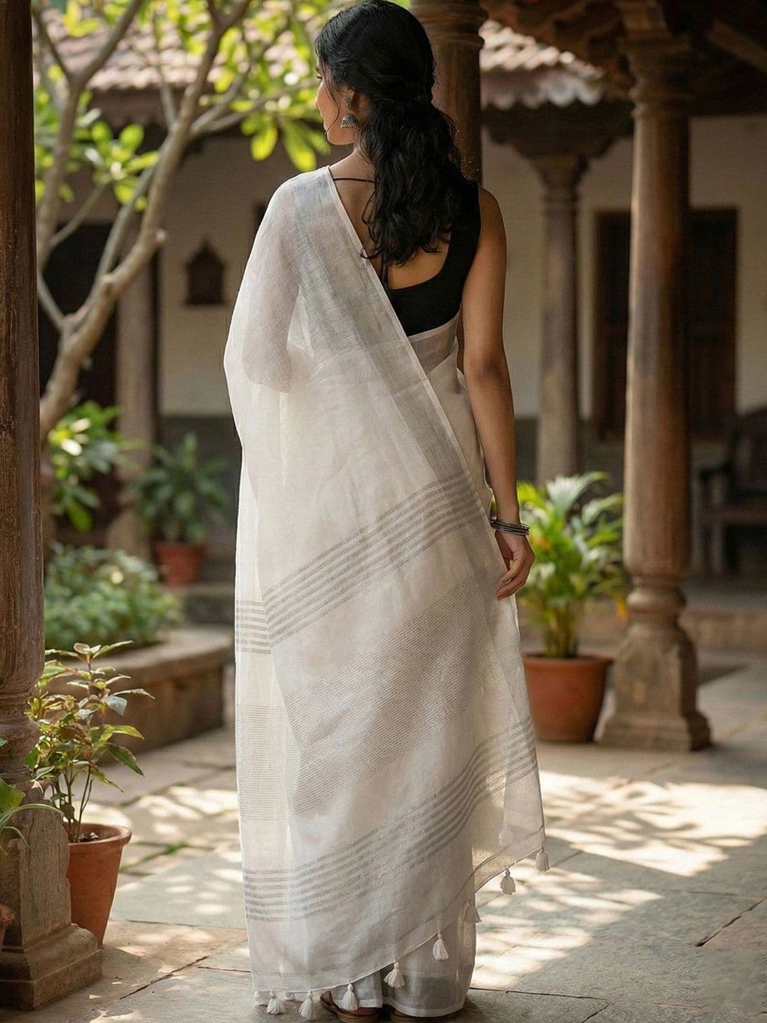 Mitera Striped Linen Blend Saree thumbnail 4