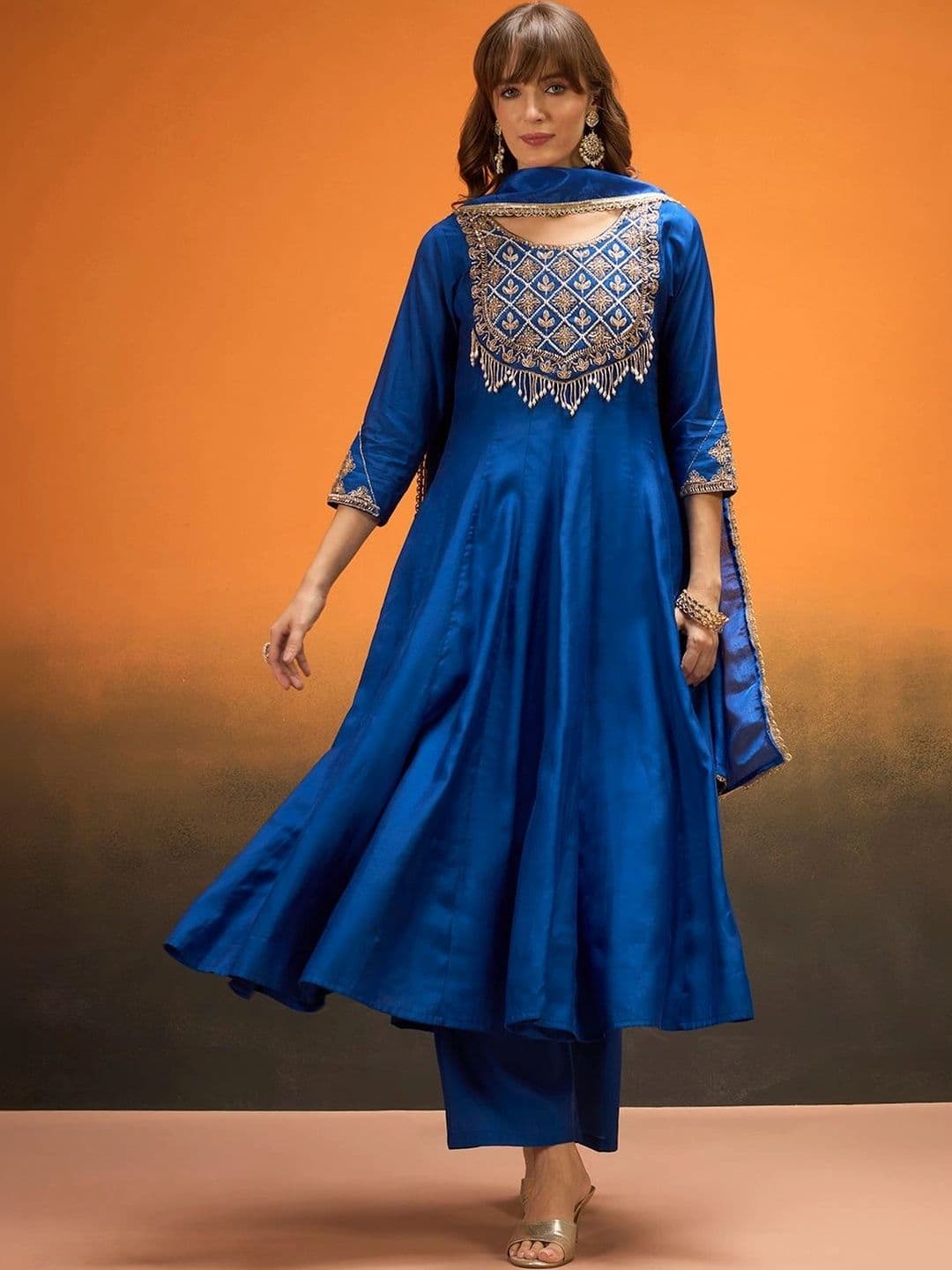 Honky Tonky Women Ethnic Motifs Embroidered Regular Gotta Patti Kurta with Trousers & With Dupatta - view 1