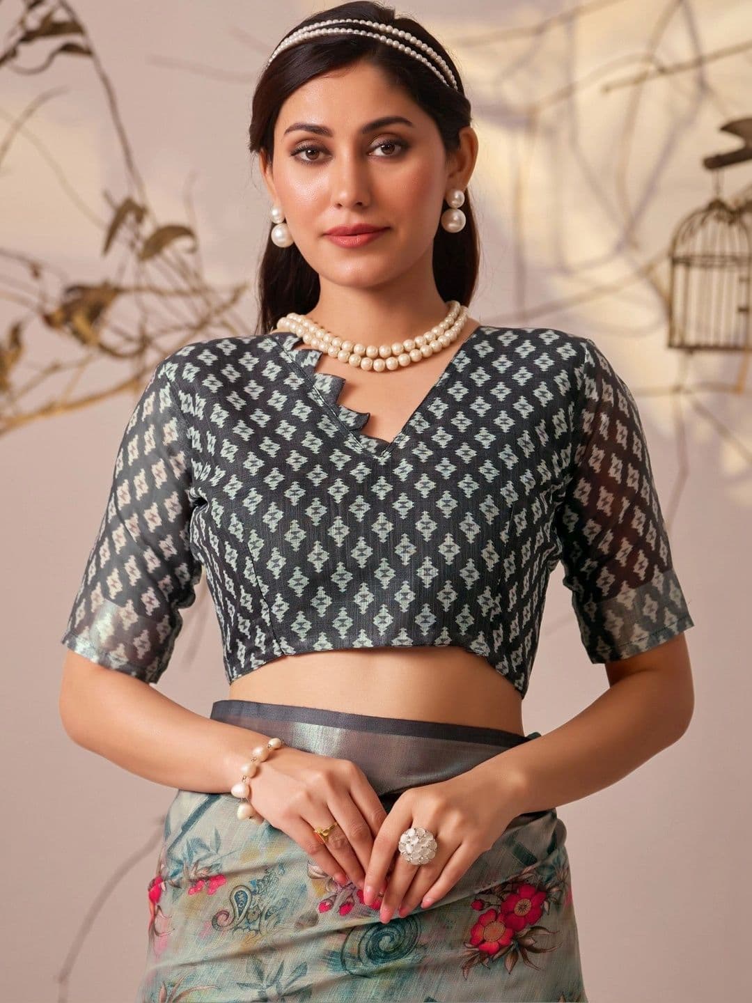 Moda Rapido Floral Zari Linen Blend Designer Patola Saree thumbnail 7