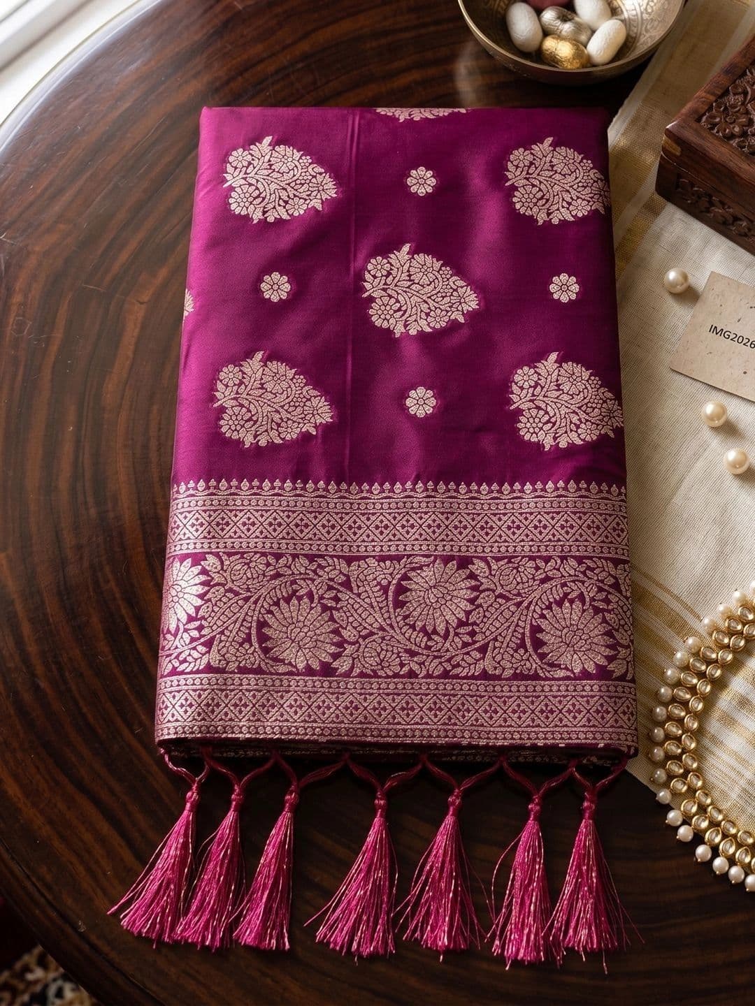 Mitera Woven Design Zari Silk Blend Banarasi Saree thumbnail 3