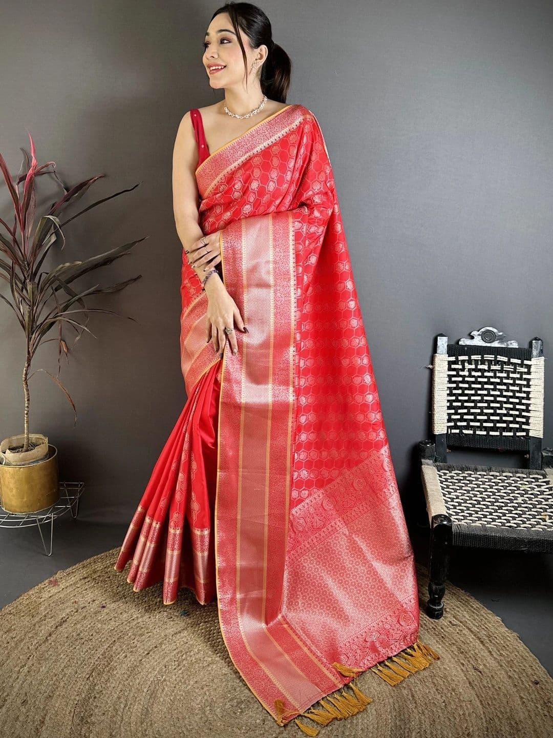 Moda Rapido Woven Design Zari Silk Blend Designer Banarasi Saree - view 1