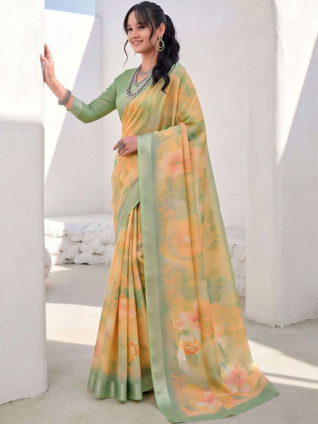 Anouk Floral Zari Fusion Block Print Saree thumbnail 5