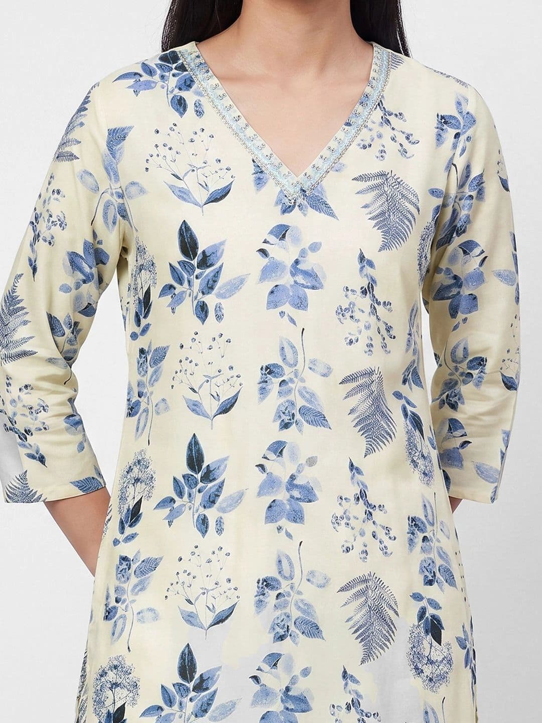 Melange by Lifestyle Women Floral Printed Thread Work Floral Kurta thumbnail 4