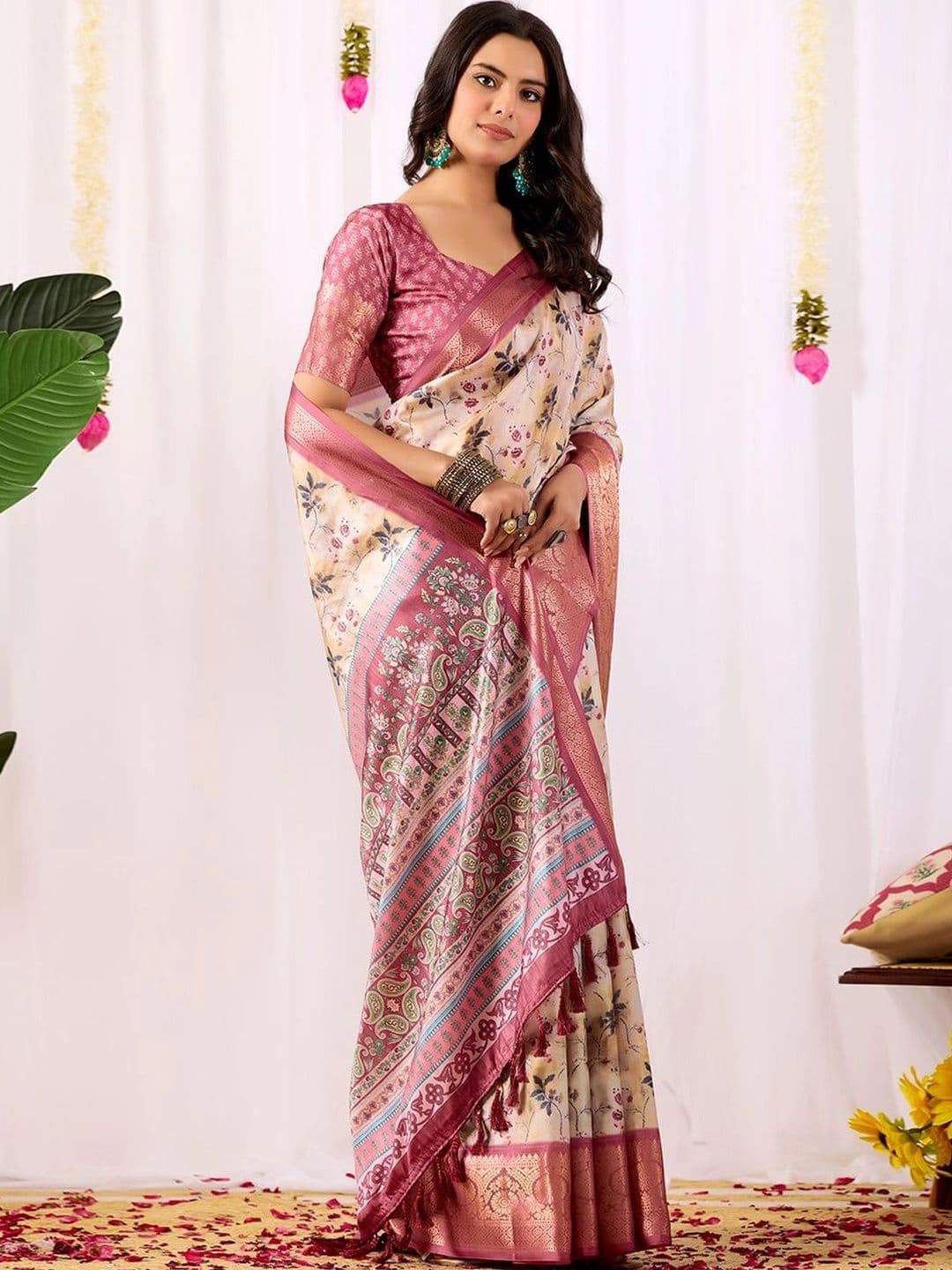 Moda Rapido Paisley Zari Silk Blend Designer Saree thumbnail 5