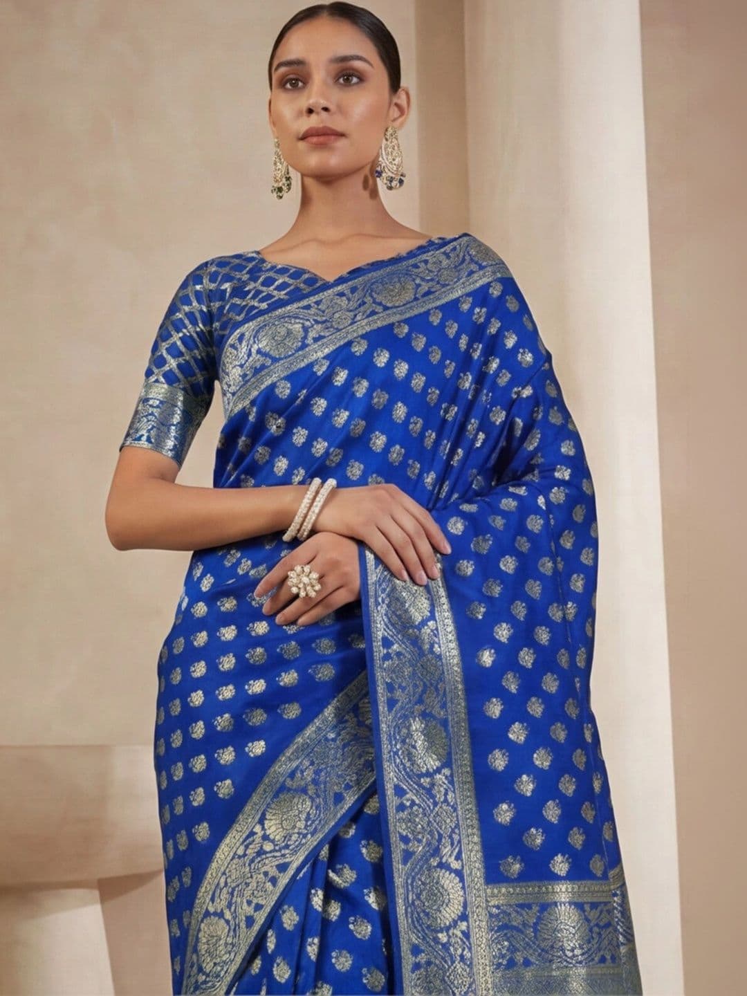 Anouk Rustic Woven Design Zari Silk Blend Designer Banarasi Saree thumbnail 6