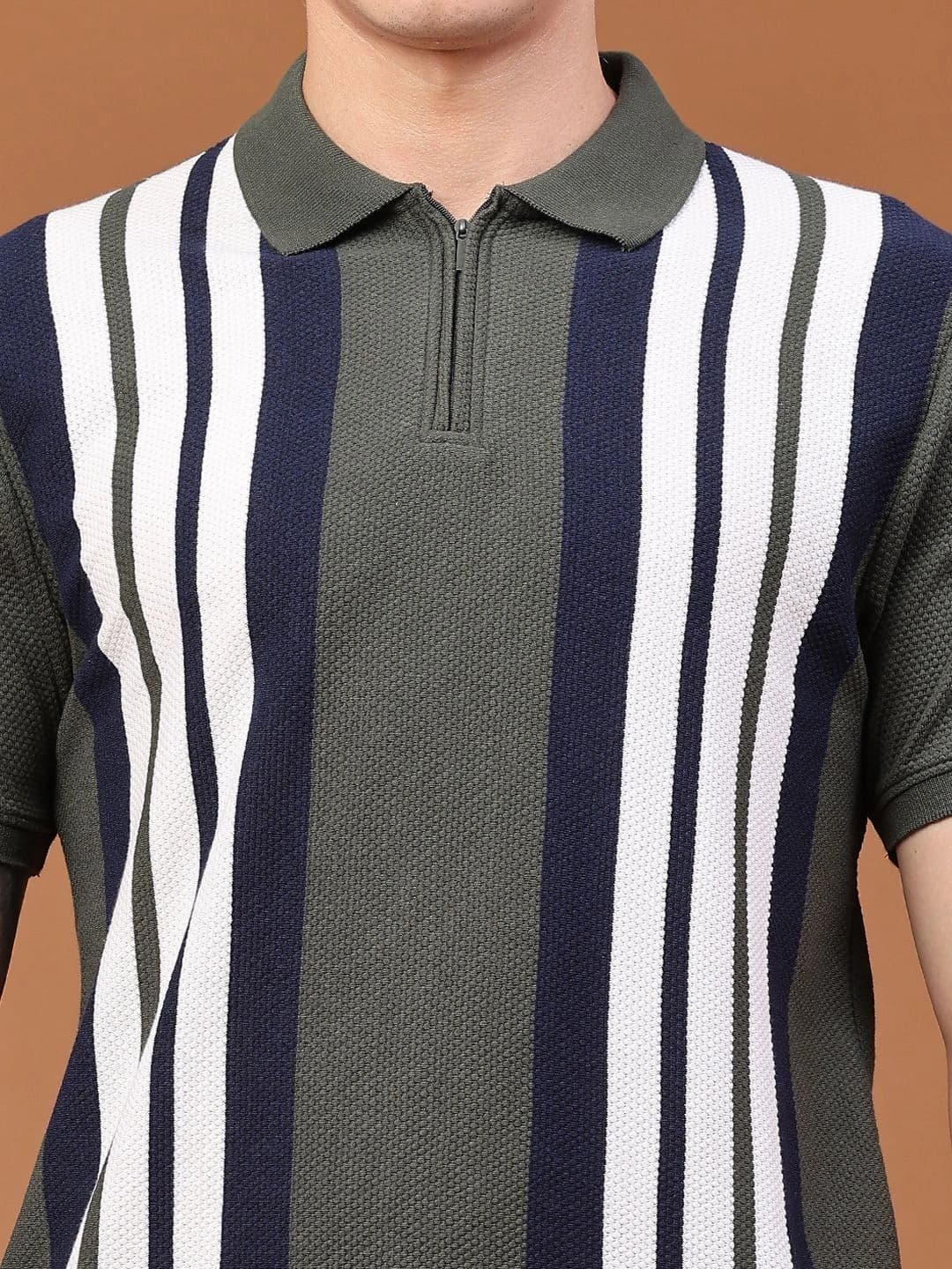 LIMEROAD Men Colourblocked Polo Collar T-shirt thumbnail 4