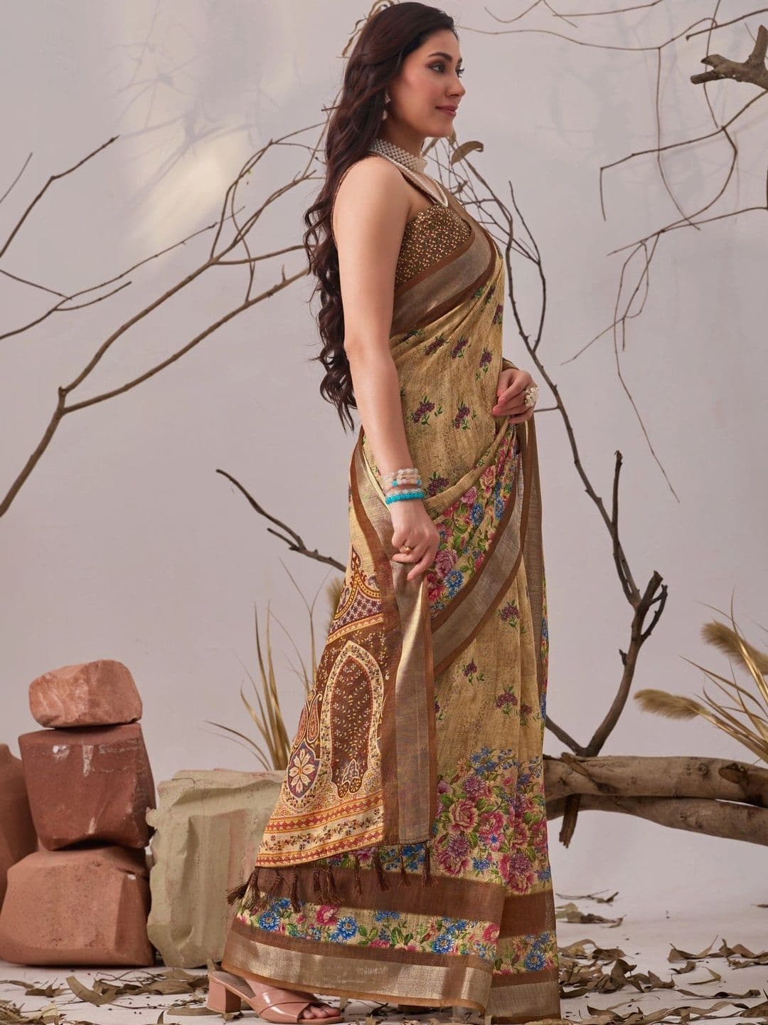 Moda Rapido Floral Linen Blend Designer Saree thumbnail 5