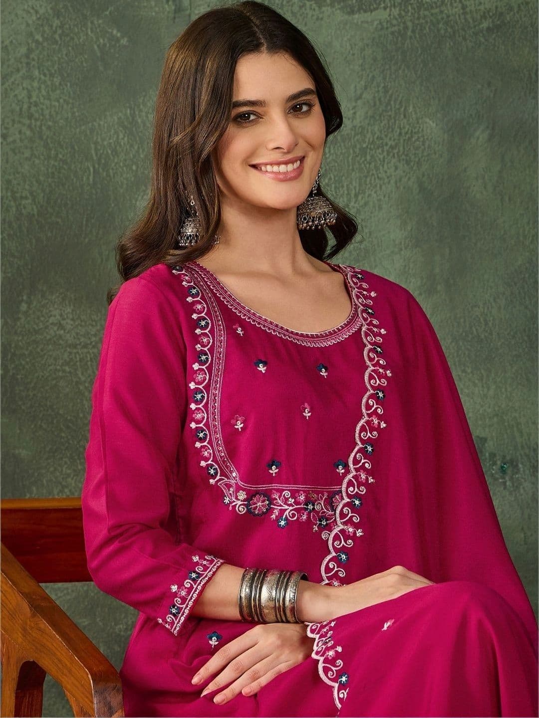 HERE&NOW Women Ethnic MotifsThread Work Pure Silk Kurta with Palazzos & With Dupatta thumbnail 3