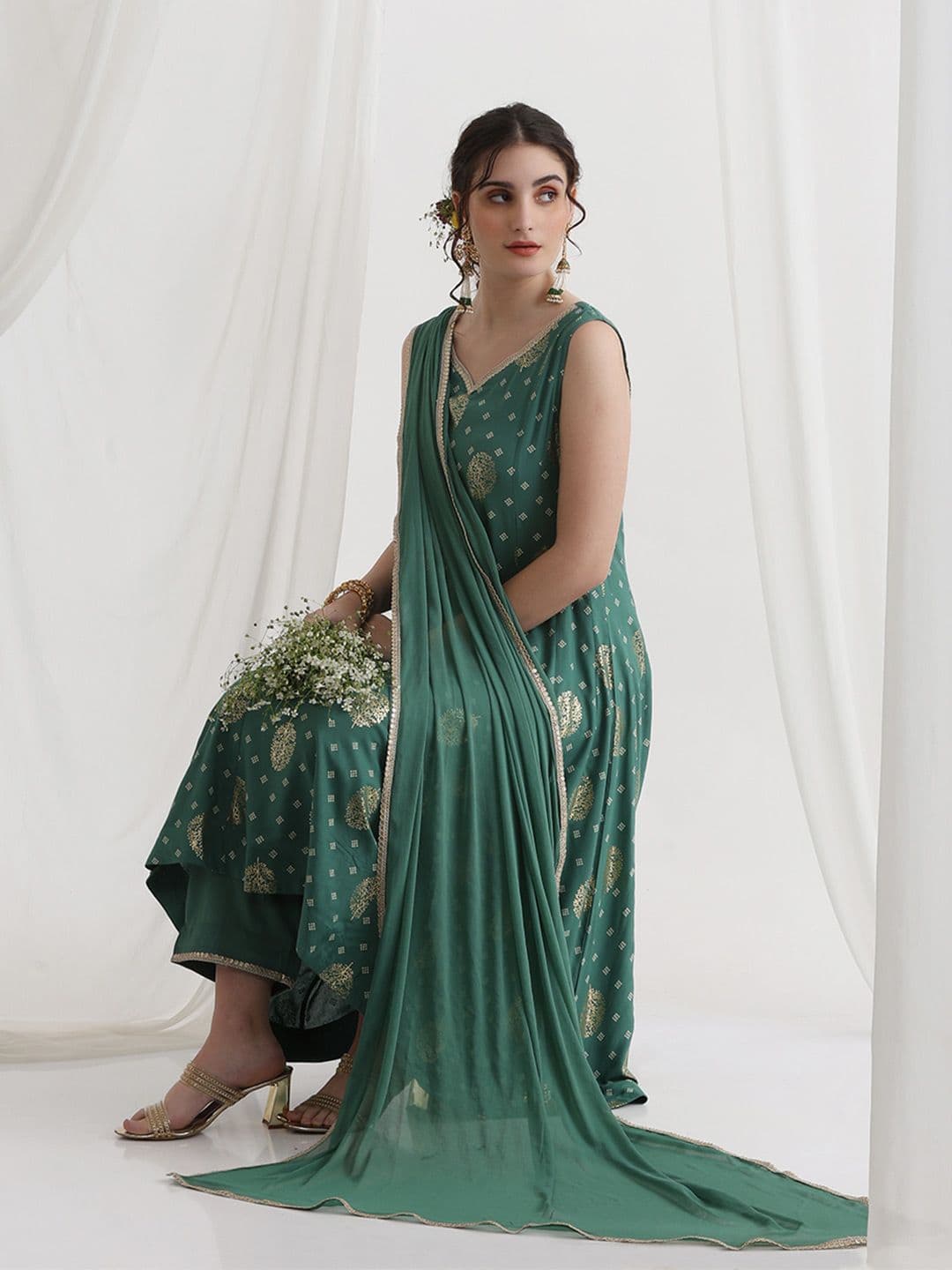 Khushal K Floral Foil Printed Sweetheart Neck Kurta With Trousers & Dupatta thumbnail 5