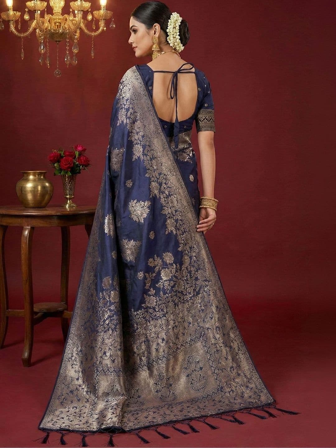 Mitera Woven Design Zari Silk Blend Banarasi Saree thumbnail 5