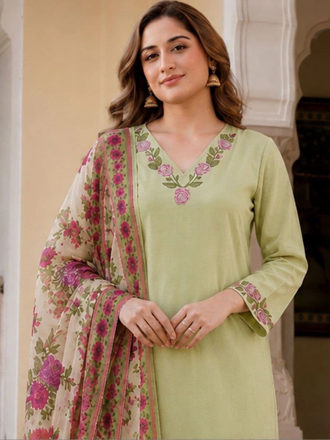 Aaghnya Women Floral Embroidered Regular Thread Work Kurta with Palazzos & With Dupatta thumbnail 7