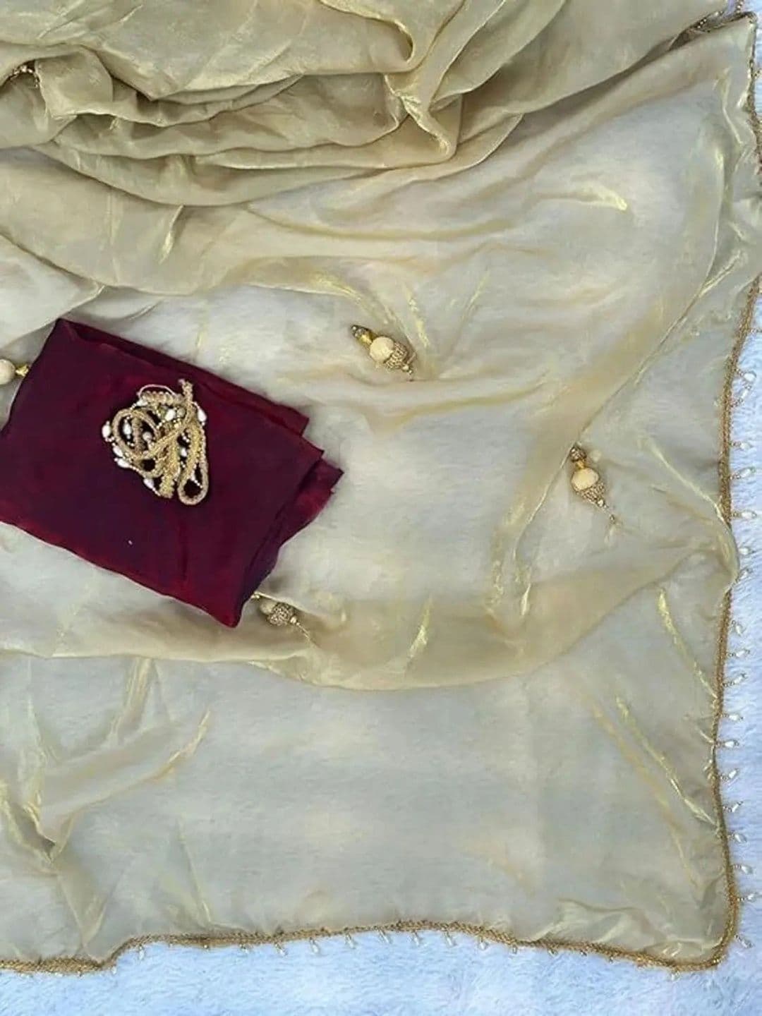 LabelVASTRA Beads and Stones Silk Blend Saree thumbnail 2
