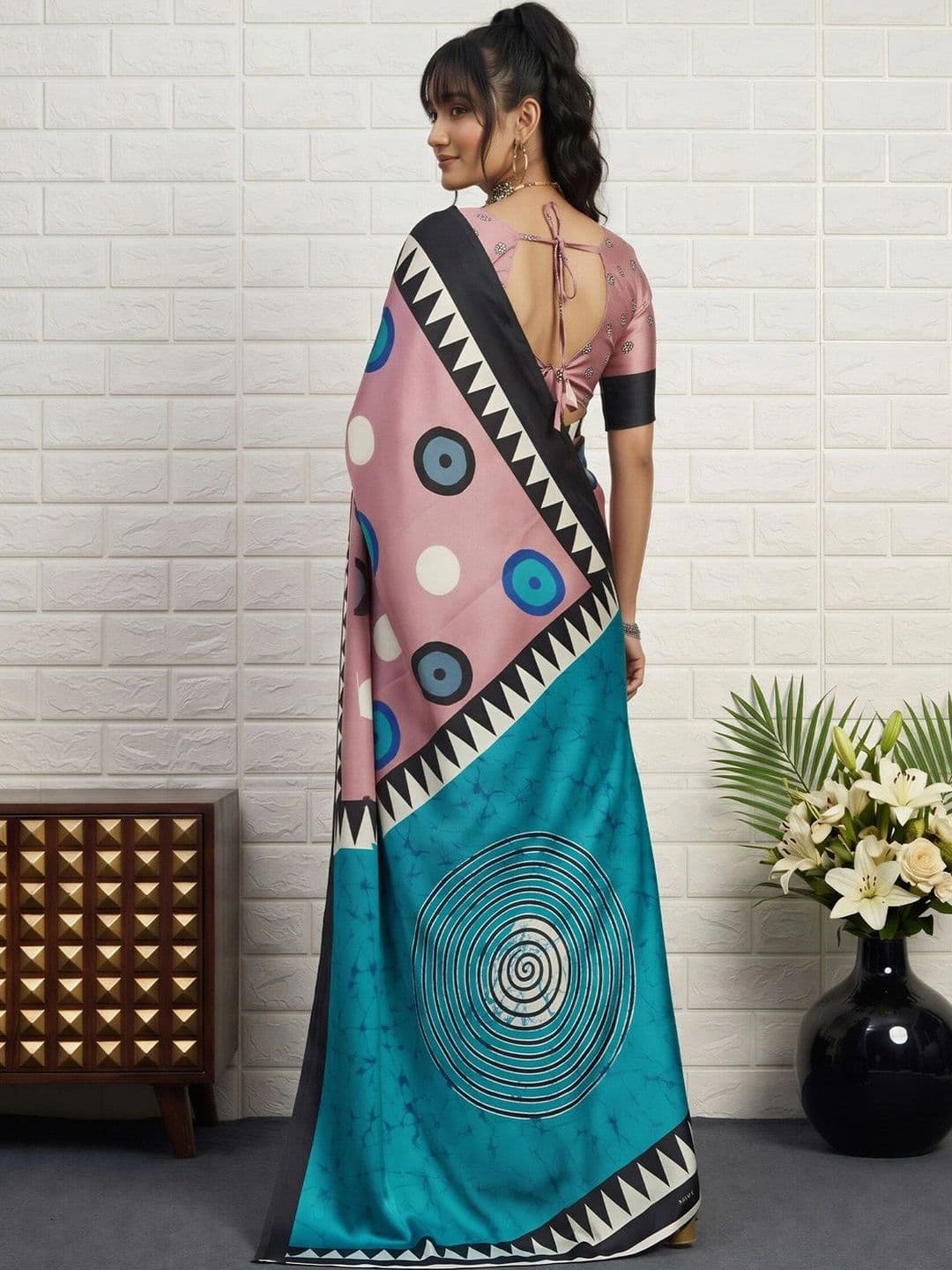 Anouk Ethnic Motifs Satin Designer Saree thumbnail 3