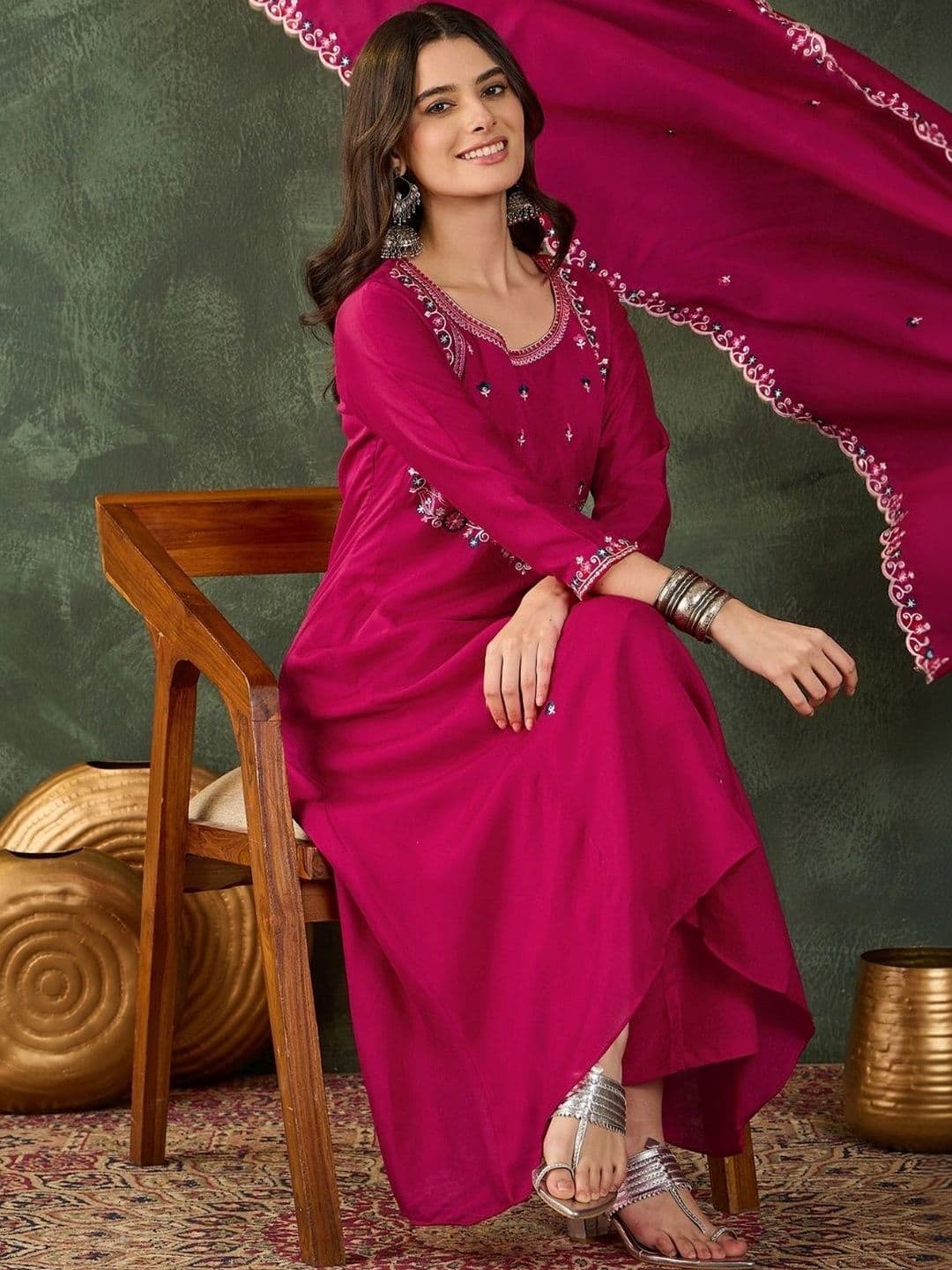 HERE&NOW Women Ethnic MotifsThread Work Pure Silk Kurta with Palazzos & With Dupatta thumbnail 4
